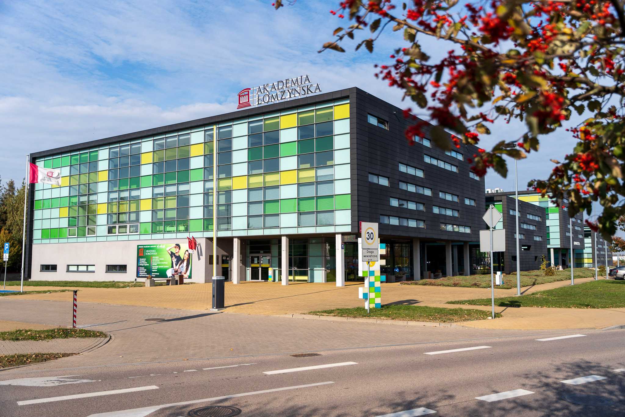 Ujęcie z lotu ptaka na budynek przy Akademickiej 1